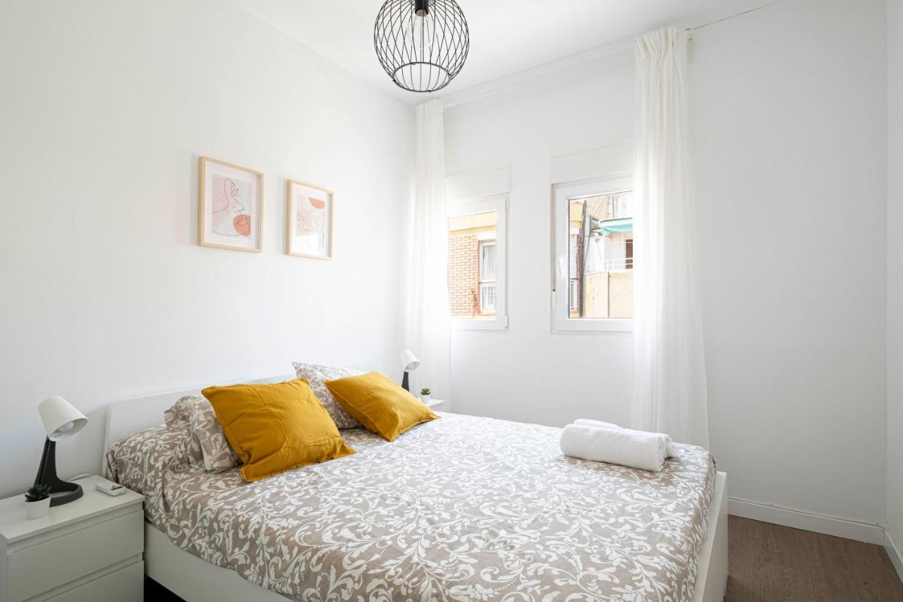 Apartment Beach Picasso 圣阿德里安-德贝索斯 外观 照片